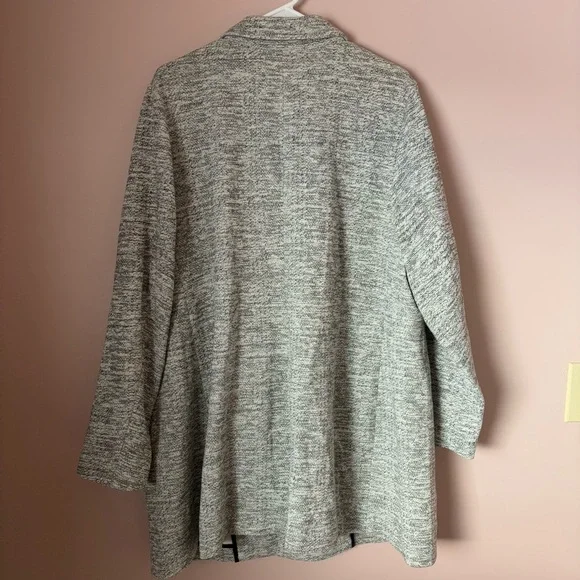 💚Torrid Gray Blazer with Notched Lapels and Oversized Fit - Picture 6 of 6